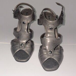 Mossimo Silver Strappy Open Toe Shoes